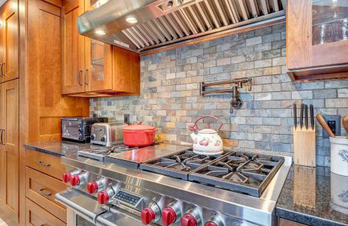 Private Lakefront Oasis - 5 Bedroom, Private Dock, & Firepit - Foto 12