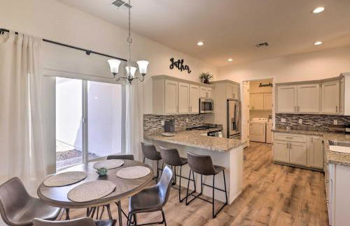 Bright Home with Yard, 4 Mi to Colorado River! - Foto 7