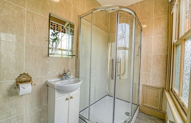 Host Stay Upper Tything Apartment - Photo 13