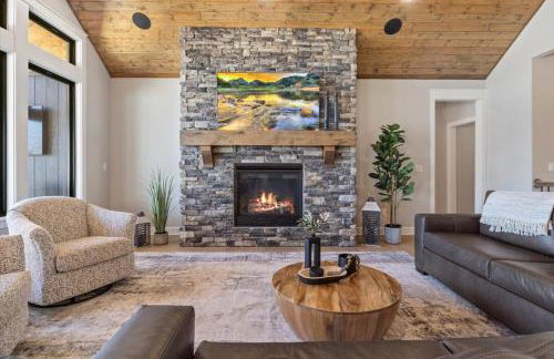 Accessible Lakeside Luxury at the 45mm w/ Private Dock, Sunset Views & More - Foto 10