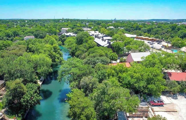 Luxurious Riverfront Condo Just 1 Blk to Schlitterbahn! - Foto 30