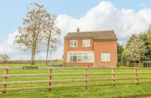 Orchard House - Photo 1