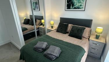 3 Bed Home with Driveway Parking for Contractors & Family stays in Stafford - Foto 4