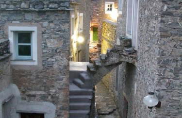 La Scala within a stunning 13th century setting - Photo 35