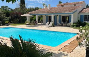 Villa Les Folies - magnifique jardin avec piscine - Foto 1