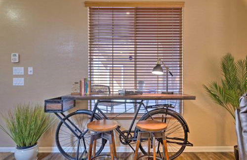 Family Gem in Phoenix with Saltwater Pool and Theater - Foto 7