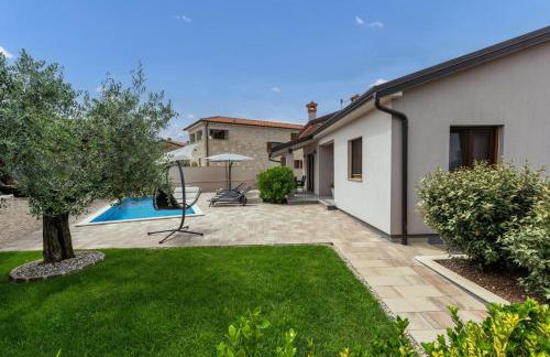 Villa Ajlin with Private Pool - Foto 11