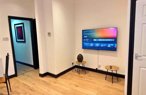 Fully Furnished 3 Bedroom House in Preston with Free Parking - Photo 11