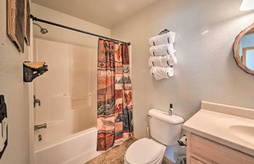 Peaceful Superior Home with Fire Pit and Mtn View - Foto 19