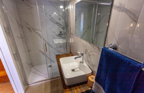 Charming stone house with private pool & jacuzzi - Holiday Home Vera - Photo 35