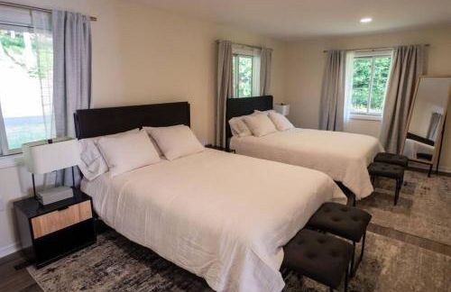 Modernist Lakefront Sojourn - Foto 9