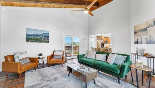 3BR Reno Retreat · Swim Spa & Spring Sunshine - Foto 3