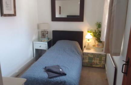 4 Bed-2 Bath-Bar-Pool Table-Library- Xmas venue - Photo 7