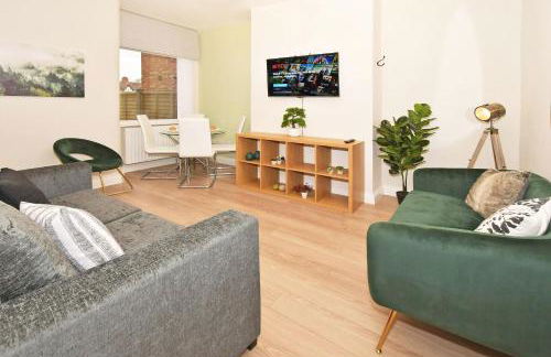 Somerville House by YourStays - 4 Bedroom House in Crewe - Photo 11