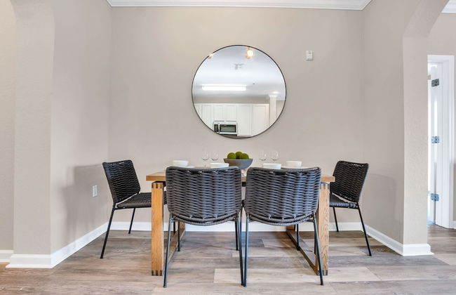 2BR Condo - Hot Tub Pool Near Disney - Photo 11