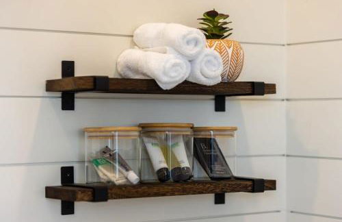 New Oak Grove-Container Retreat - Photo 15