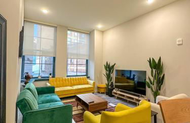 Your Downtown Oasis, Pool Gym in Building Steps from Dining and Top Sights - Foto 1