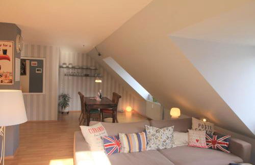 ruhige gemütliche 2Z-Whg in S-West - Foto 2