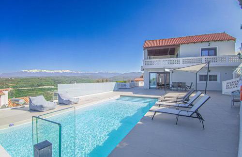 Modern villa with infinity pool close to the sea - Foto 7