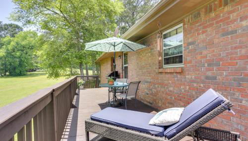 Cozy Georgia Getaway with Deck, Grill and Fire Pit! - Foto 2