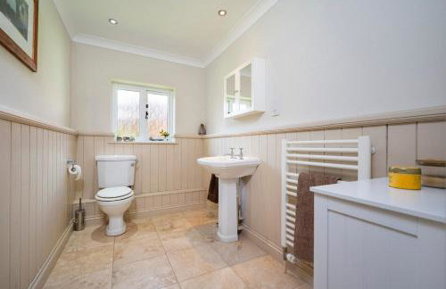 East Wing at Champaignes Toft, Mendlesham - Foto 13