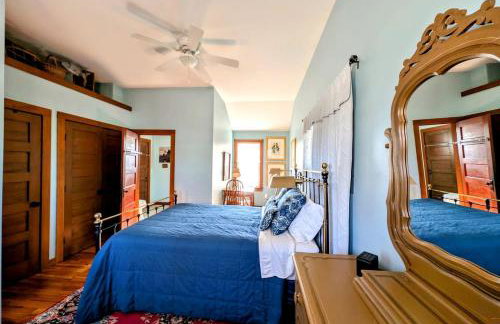 Picturesque Waterfront Cottage with Waterfall Views, Fireplace & Deck, Near Acadia National Park in Gouldsboro, Maine - Foto 13