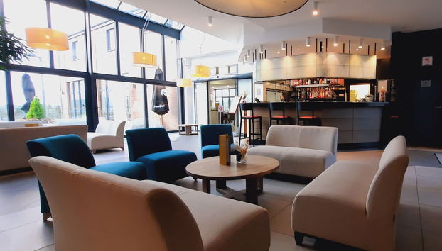 Coin salon dans le hall