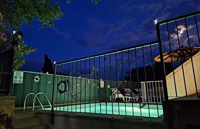 Charming Holiday Home With Private Pool - Foto 24