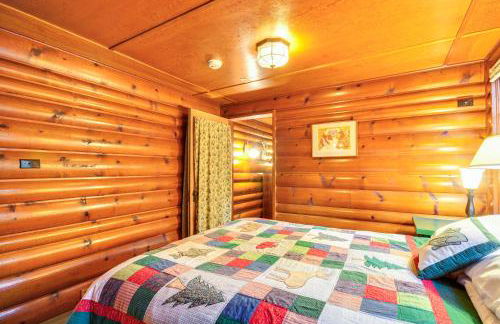 Forested Minikahda Lodge with Hot Tub Near Mt Hood - Foto 13