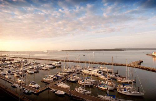 Spinnaker House-with Tesla Electric Charging Point - Foto 6