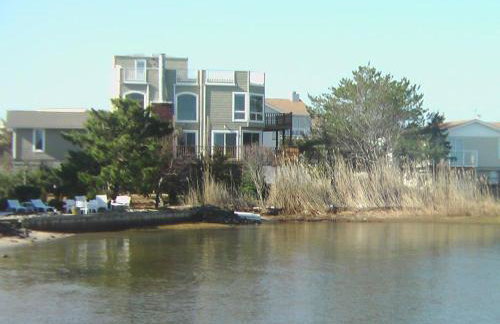 Pet Friendly Ocean And Bay Views Wifi Rooftop Deck Beach Badges Streaming Tvs Deck Os Private Yard Beach Chairs Beach Badges - Foto 1