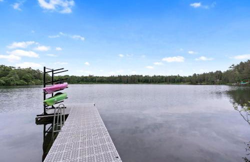 Large Home with lake views and space to entertain friends - Foto 19