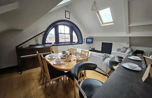 2 Bedroom City Centre Penthouse Loft Apartment - Foto 12