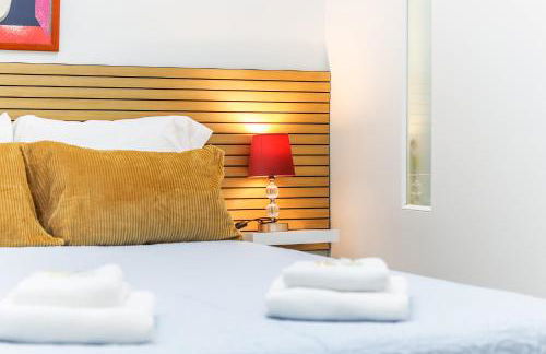 Vita Portucale ! Moscavide Casa Branca w/ Terrace - Photo 15