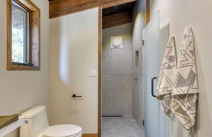 Newly Built • Sauna • Hot Tub • Cold Punge Lazy River Glamp-House by AvantStay - Foto 48