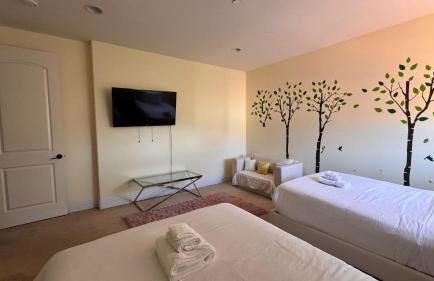 LA Dream Gem - Beautiful Home with Spa - Foto 17