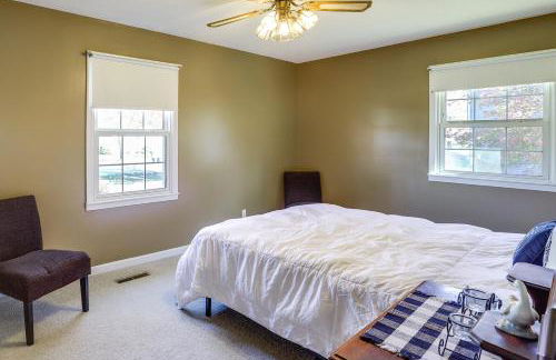 Charming Paris Home with Porch Hunt and Unwind! - Foto 16