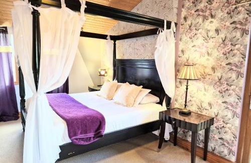 Ochil 8 with Private Hot Tub - Fife - Loch Leven - Lomond Hills - Photo 1