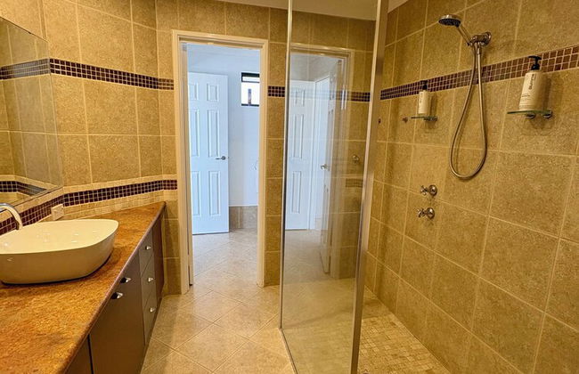 Seacrest Luxurious Holiday Home - Foto 24