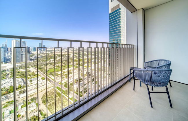 Classy Downtown 2BR w City View Balcony - Photo 11