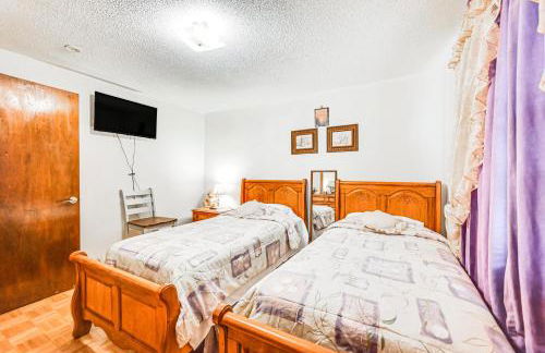 Vintage Windsor Home Private Yard and Covered Deck - Foto 22