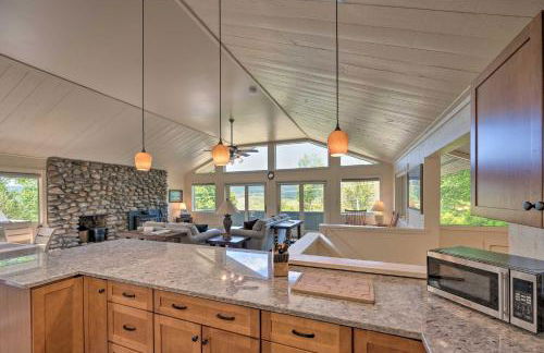 House with Balcony about 5 Mi to Cranmore Resort! - Photo 12