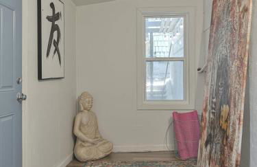 Communal Crashpad-City Card for local biz discounts - Foto 27