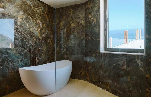 Serenity Villa on the Cliff with climatized pool - Foto 36