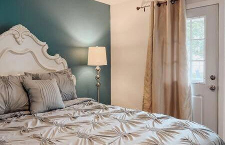 Blisscapade Pool Movie Theater Games Backyard - Foto 10