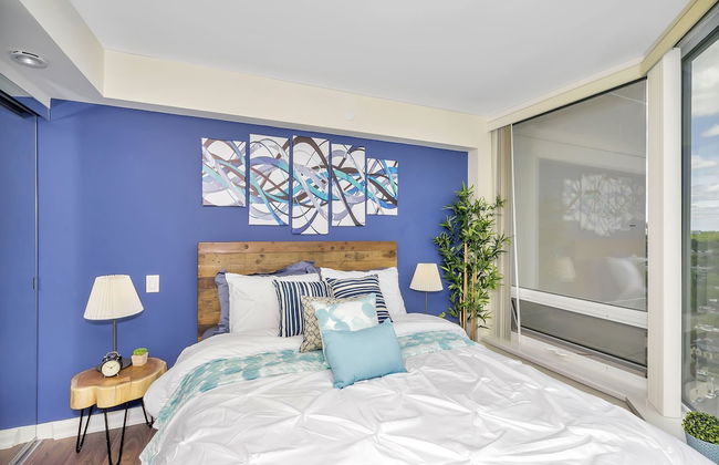 QuickStay - Elegance in Yorkville (Yonge & Bloor) - Photo 2