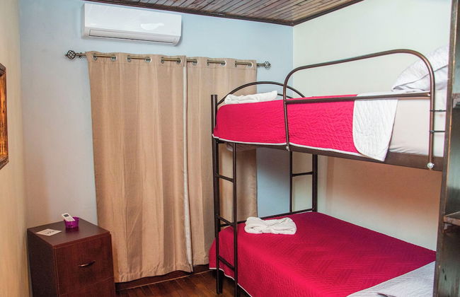 Aloj Entero 1km Juan Santamaría Airport - Foto 15