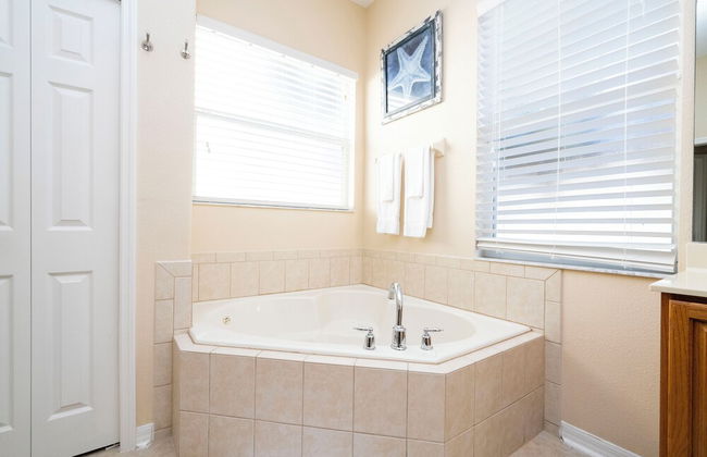 Stunning 5 Bd Home w Pool Close to Disney 7420 - Foto 11