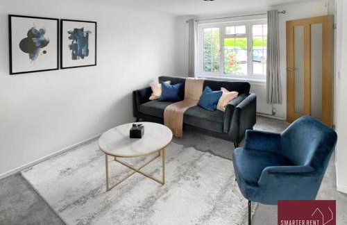 Farnham - 2 Bed House - Parking - Photo 4