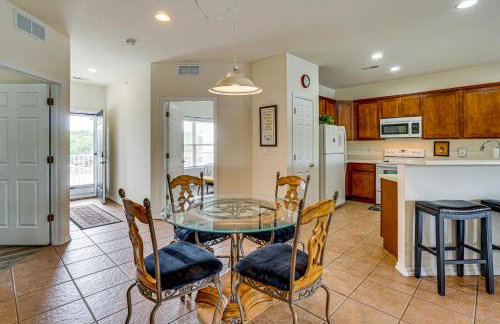 Lakefront Osage Beach Condo: Dock Your Boat Here! - Foto 4